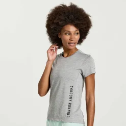 Saucony Dames Stopwatch Graphic Short Sleeve Light Grey Heather Graphic|Dames Tops