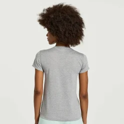 Saucony Dames Stopwatch Graphic Short Sleeve Light Grey Heather Graphic|Dames Tops